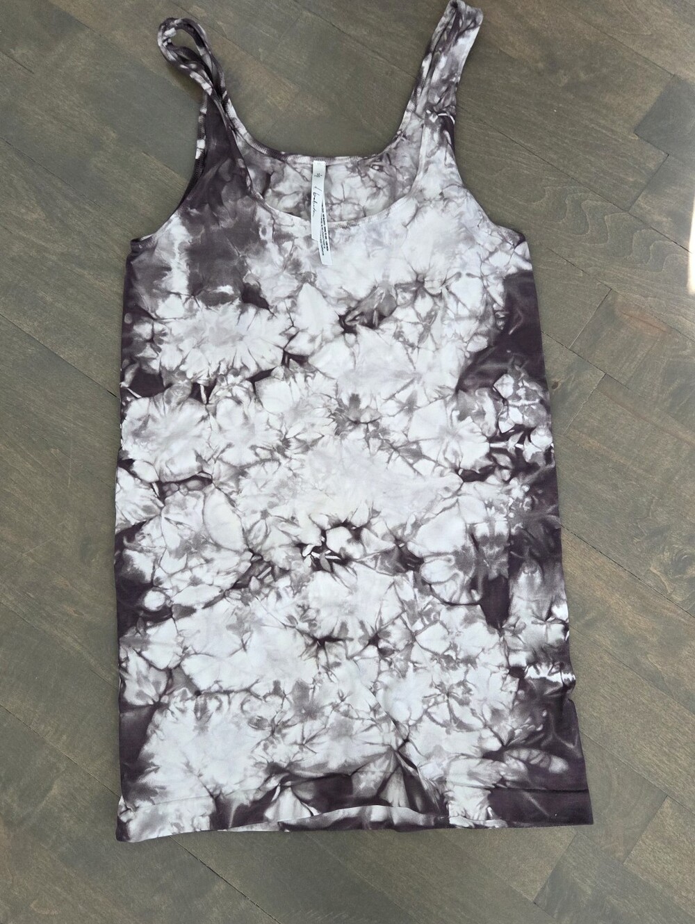 🌟Babaton Tie  Dye Stretchy Top (Aritzia)
